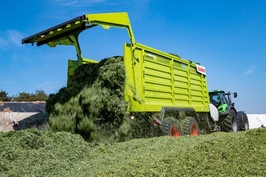 Claas Cargos 8300 combiwagen: wendbaar, licht en snijdt goed - Trekker