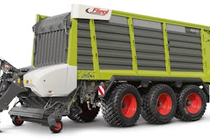 De nieuwe producent van de Cargos-wagens gebruikt zijn eigen lichtgroene kleur, die dicht tegen het Claas-groen aanleunt. De zijwanden zijn nova-grijs geverfd.