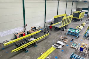 De bouw van Fliegl Cargos-opraapwagens en silagewagens is inmiddels begonnen op de productielocatie van de Zuid-Duitse machinefabrikant. Afgelopen week rolde de eerste Cargos-opraapwagen van de assemblagelijn in Kirchdorf (D.). - Foto's: Fliegl/Eilbote