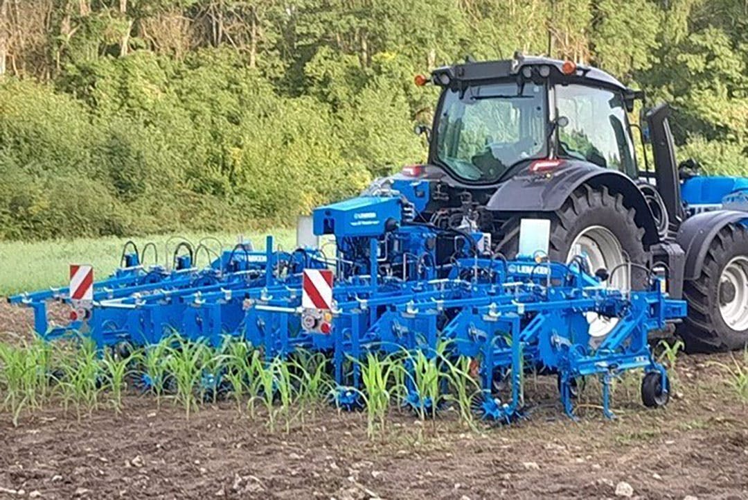 Steketee-machines verder in Lemken-blauw