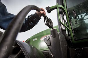 De nieuwe coalitie van PVV, VVD, NSC en BBB wil de laagbelaste brandstof rode diesel terug voor de landbouw. Daarmee wordt diesel volgend jaar 28 cent goedkoper. - Foto: Jan Willem Schouten